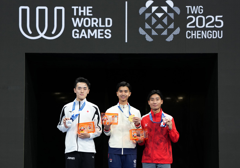 他获得冠军, 颁奖仪式上