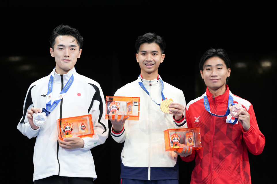 rA, 中国香港选, 日本选手荒