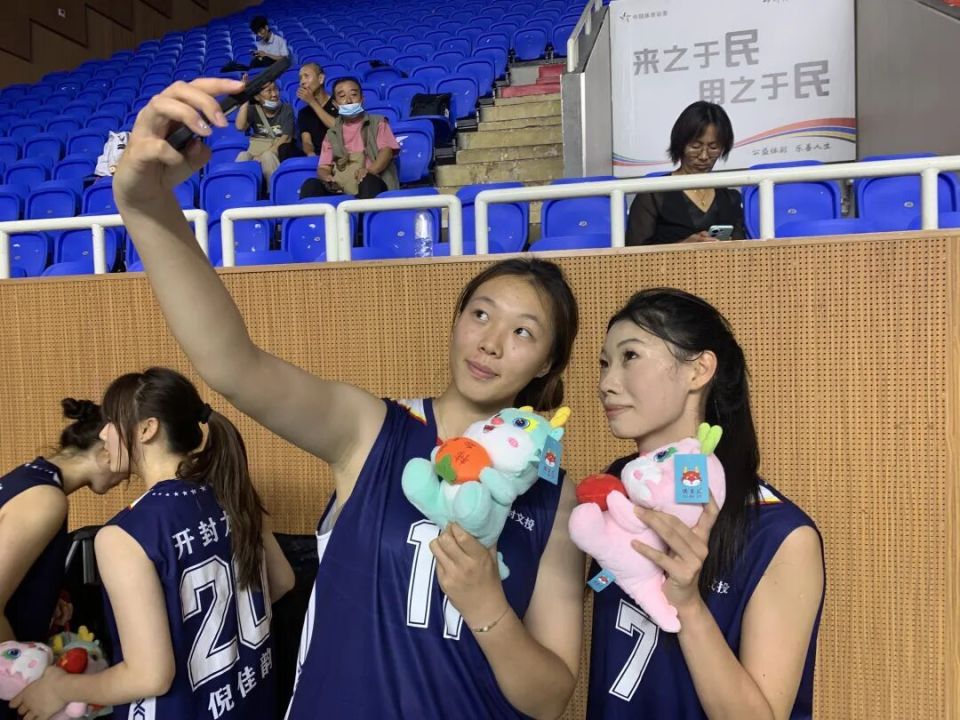 赛场内外, 比赛的热情