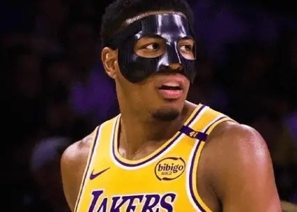 VoRNh, 中锋 VoRNh, 中锋